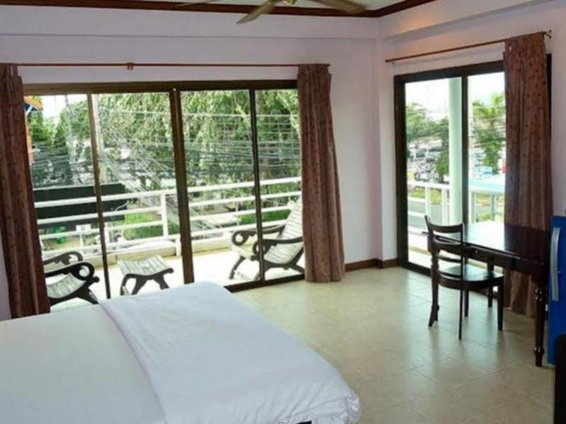 Supergreen Hotel Chalong Exterior photo